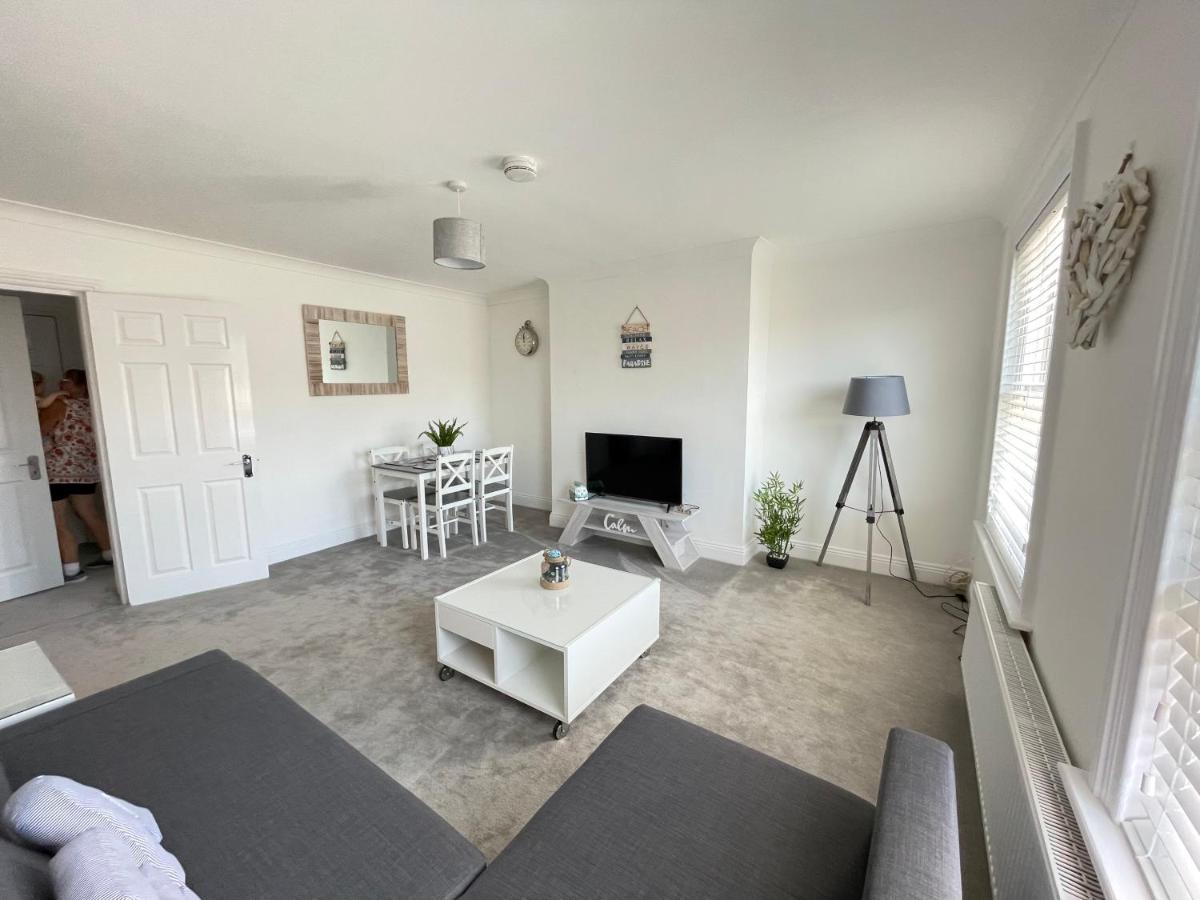 Light And Airy 1 Bedroom Flat 700M From The Beach 본머스 외부 사진
