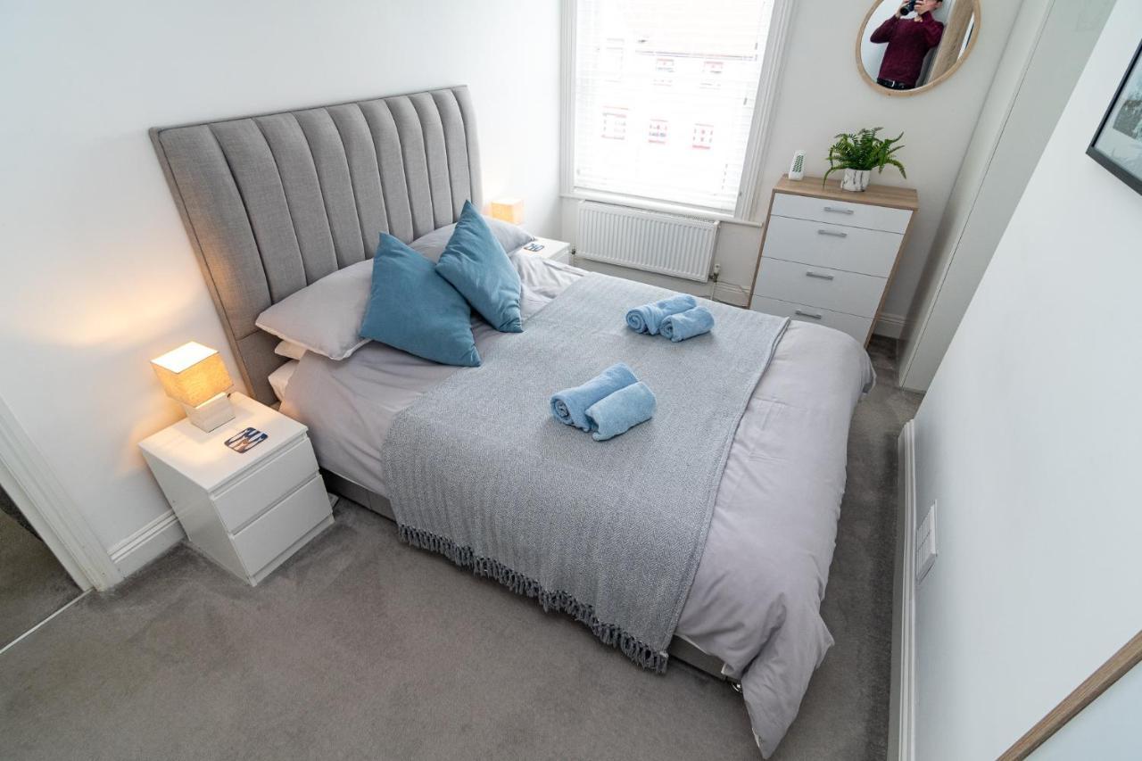 Light And Airy 1 Bedroom Flat 700M From The Beach 본머스 외부 사진