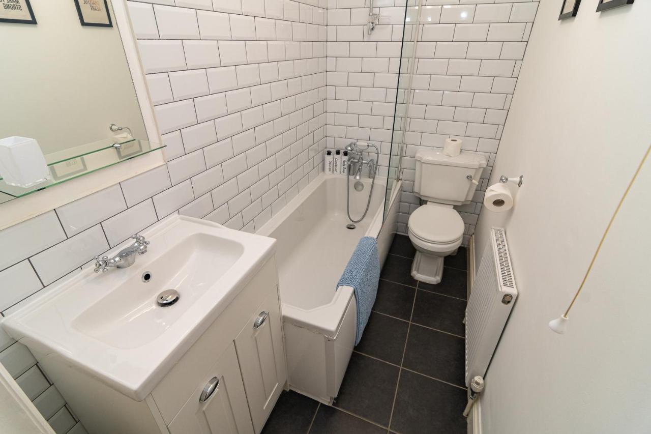 Light And Airy 1 Bedroom Flat 700M From The Beach 본머스 외부 사진