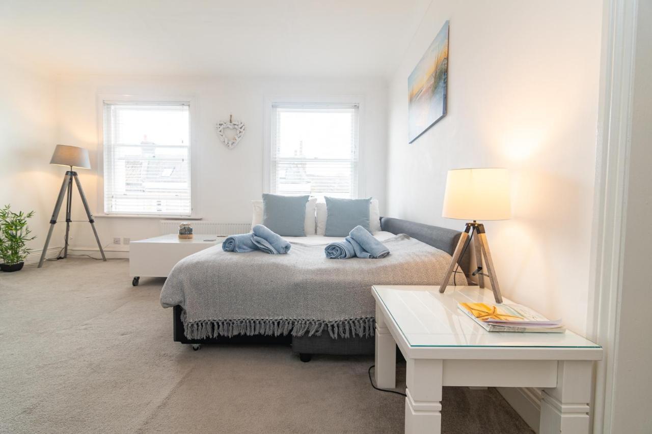 Light And Airy 1 Bedroom Flat 700M From The Beach 본머스 외부 사진